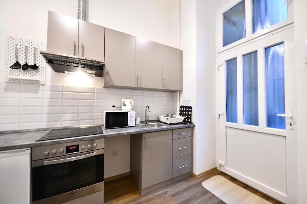Cute Gallery Apartment Close To The Basilica, Queen Budapest