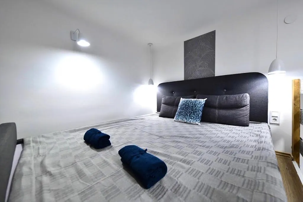 Cute Gallery Apartment Close To The Basilica, Queen Budapest