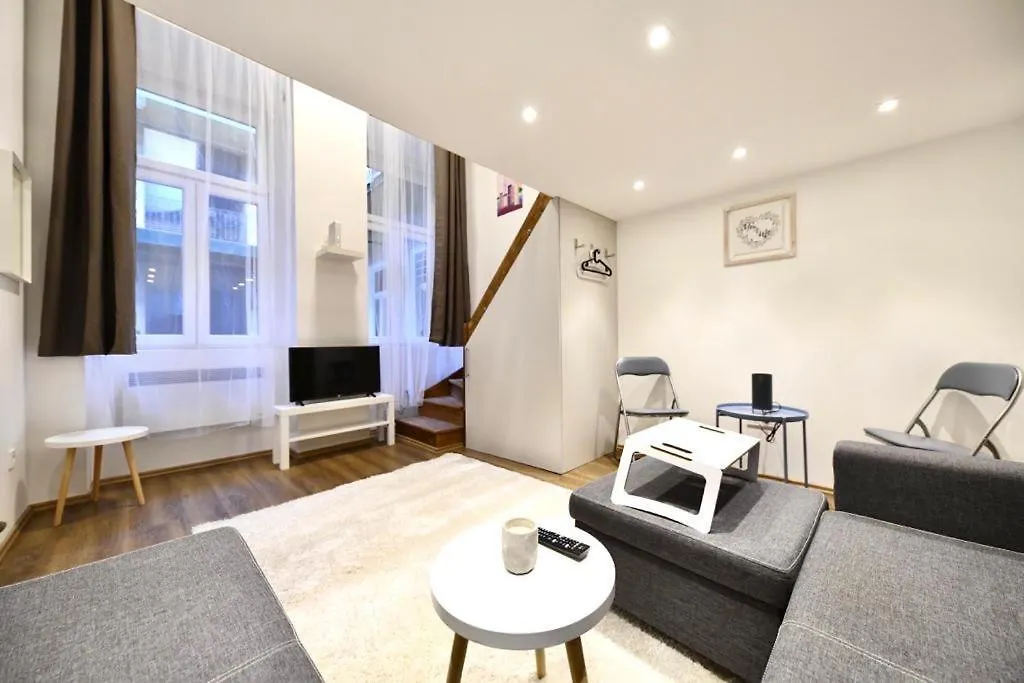 Cute Gallery Apartment Close To The Basilica, Queen Budapest